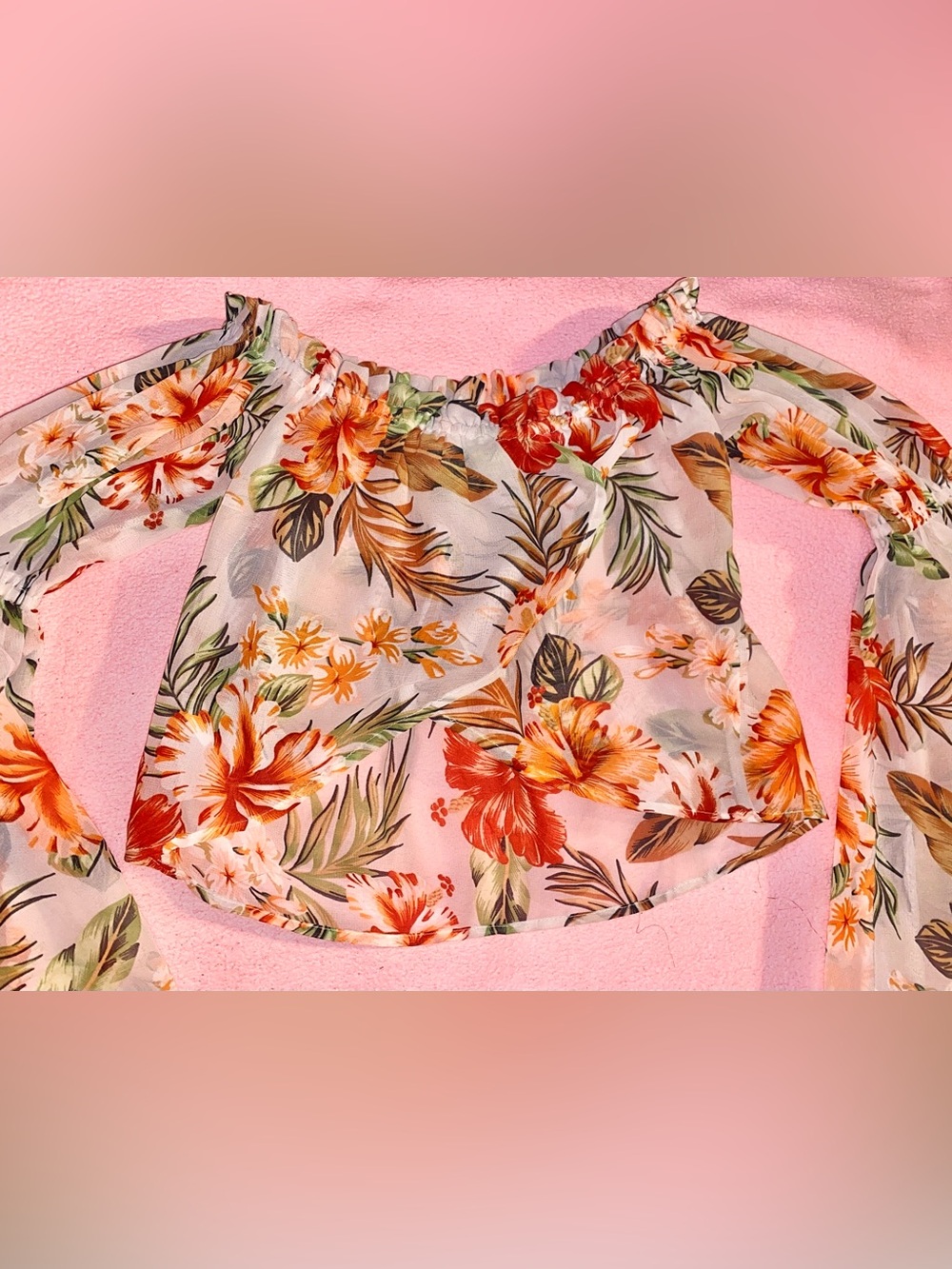 Live 4 Truth Floral Off-Shoulder Crop Top in Small Hibiscus Flower Whire Tropics - Picture 6 of 11
